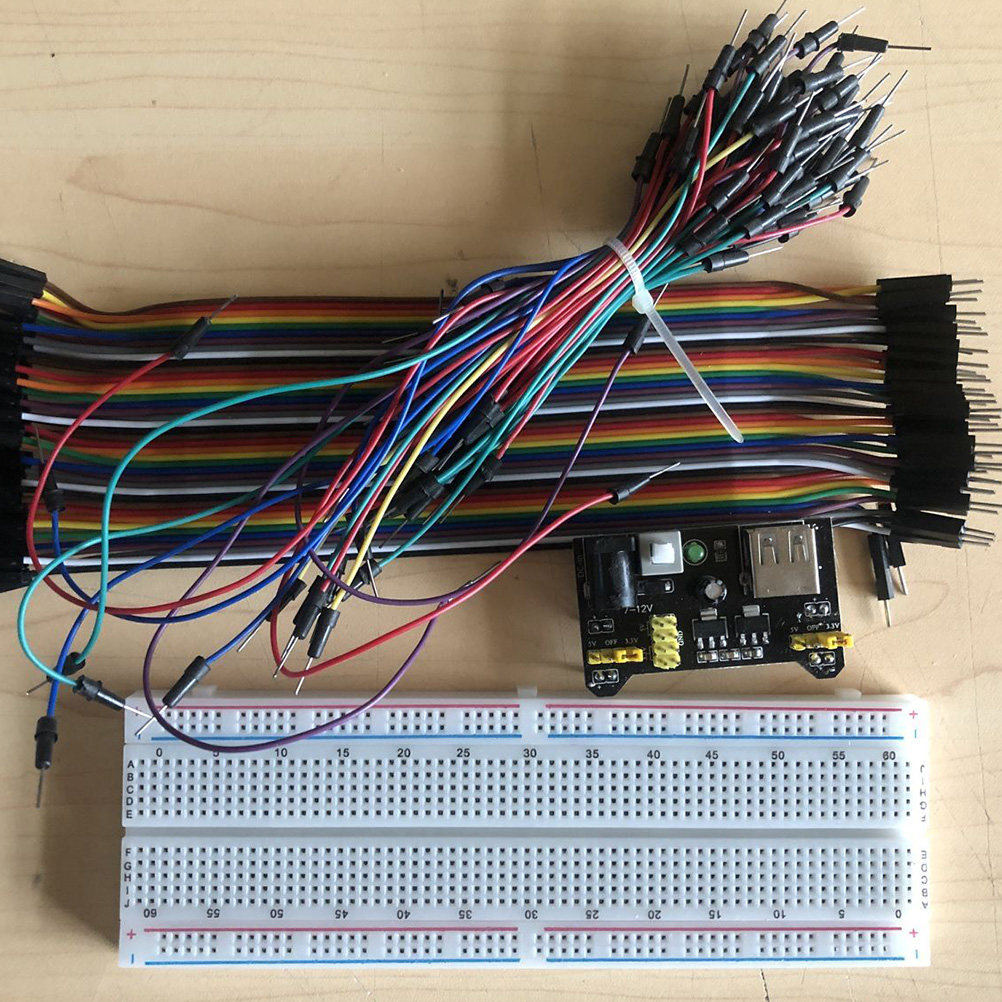 830ポイントのブレッドボードスターターキット。5V/3.3 - Breadboard Jumper Wires Power Supply Kit のレビューと価格